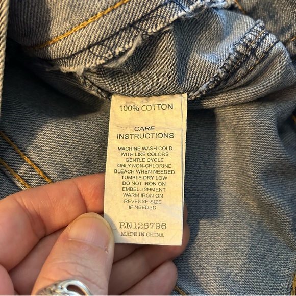 Rolling Paper blue denim distressed button up vest size M frayed edges - Picture 5 of 8